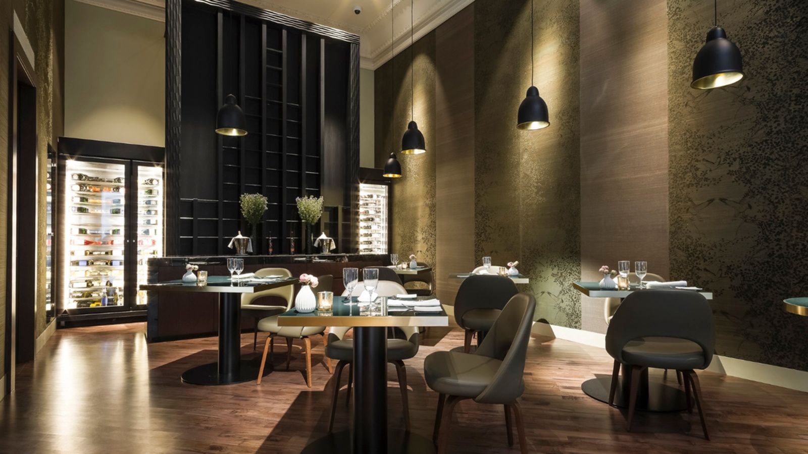 Restaurant and bar of the Mercer Sevilla Hotel