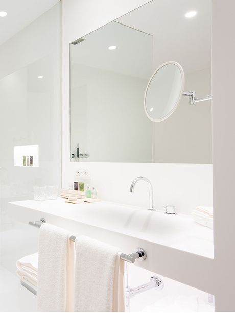 Baño de la Junior Suite del Hotel Mercer Sevilla