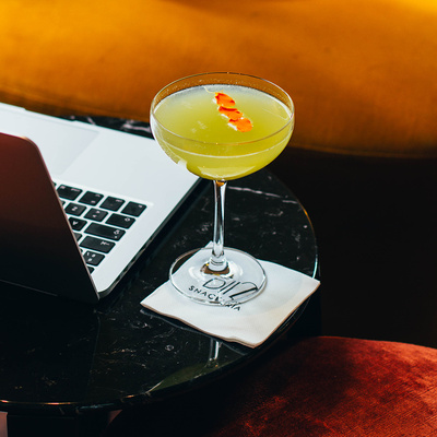Cóctel en el Hotel Mercer Sevilla Fizz Bar