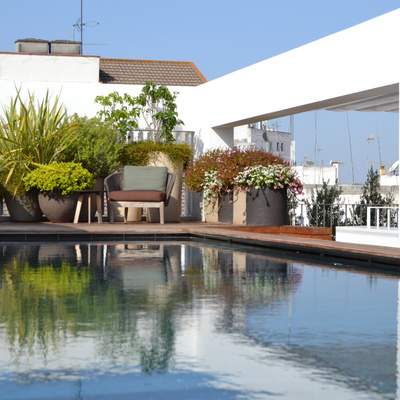 Piscine sur le toit de l'Hôtel Mercer Sevilla