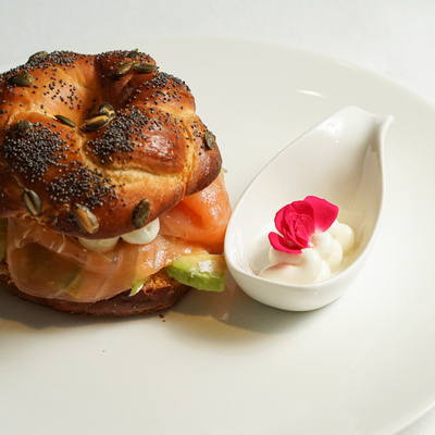 Smoked salmon and cream cheese baggel
