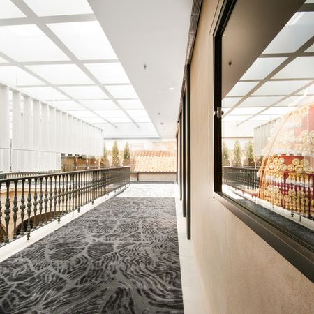 Pasillo del Mercer Hotel Sevilla
